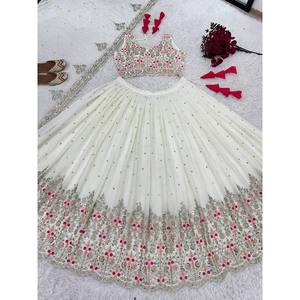 Lehenga choli เครื่องแต่งกายงานแต่งงานที่สวยงามพร้อมงานปักแบบต่อเนื่อง - Product Image 3