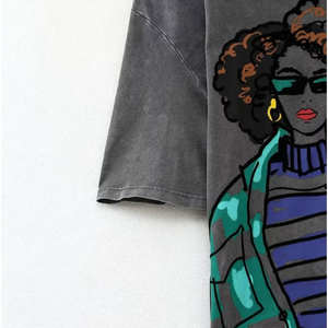 Fabricant de T-shirts pour femmes en gros – T-shirts en coton élégants avec impression et broderie, coupe oversize et carrée pour collections de mode en gros - Product Image 6