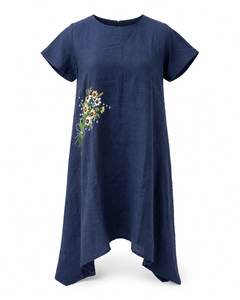 Vestido Maxi Vintage Azul de Lino y Algodón Orgánico, Manga Corta, Silueta Recta, Bordado Floral, Dobladillo Asimétrico, Casual - Product Image 4