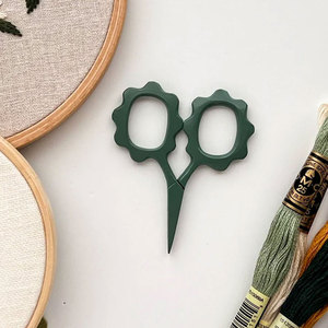 Ciseaux à broder miniatures avec logo personnalisé, fleurs, outil professionnel pour la couture et le travail artisanal - Product Image 4