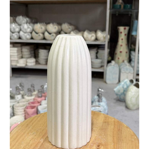 Vase en céramique creux en forme de donut, moderne et minimaliste, ovale, pour fleurs, en porcelaine mate mouchetée, centre de table pour la décoration intérieure - Product Image 6