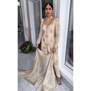 Conjunto Elegante para Fiesta, Top y Pantalón de Seda Chinon Pura con Dupatta, para Moda India y Pakistaní - Product Image 2