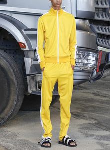 Ensemble deux pièces streetwear personnalisé avec logo, veste coupe-vent et survêtement 100 % coton pour hommes – Vente en gros - Product Image 2