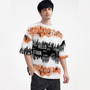 Camiseta gráfica blanca, naranja y negra para hombre con estampado de tipografía 'Hello World' y diseño streetwear de gran tamaño - Product Image 1