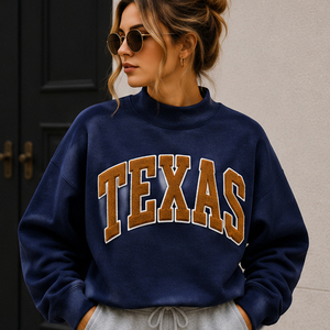 เสื้อสเวตเชิ้ตสไตล์วินเทจเท็กซัส สตรีทแวร์ สำหรับใส่กลางแจ้ง ฤดูใบไม้ร่วง ฤดูหนาว ชุดลำลองสำหรับคอนเสิร์ต ทรงหลวม สไตล์เรโทร อุ่นสบาย ชุดวาร์ซิตี้ - Product Image 1