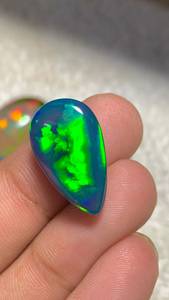 Opale naturelle en vrac, cabochon opale de feu taillée en goutte d'eau, bijou coloré et lumineux pour bague, pendentif et bijoux - Product Image 2