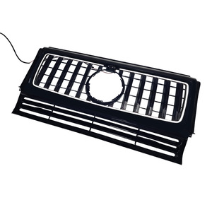 Nuova Griglia LED Stile GT con Lamelle Verticali per <span class=keywords><strong>Mercedes</strong></span> Classe G W463 2004-<span class=keywords><strong>2018</strong></span>, Materiale ABS, Installazione Diretta, Cina - Product Image 1