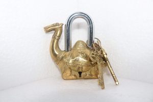 Antique Brass Fish Design <b>Padlock</b> with Vintage Keys Handcrafted Decorative Lock for Door, Cabinet & Home Decor - Product Image 6