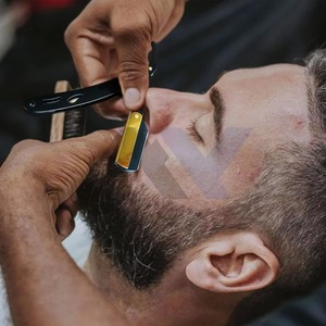 Kit de rasoir de barbier professionnel à lame unique avec logo personnalisé, en acier inoxydable noir et or, type Shavette, avec étui de voyage - Product Image 2