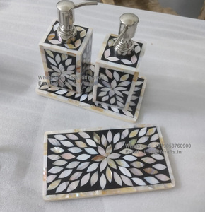 Juegos de baño de resina fundida de alta calidad RFcrafts para hotel y restaurante, aspecto elegante y duradero - Product Image 1