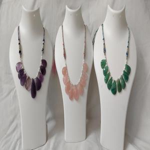 Collar de Cuarzo Rosa, Amatista y Aventurina Verde, con Piedras Preciosas Talladas y Baño de Plata, Estilo Mascota - Product Image 3