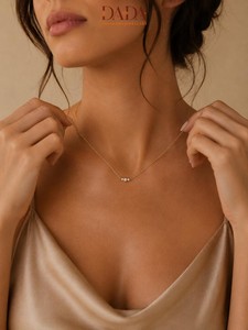 Collar de oro con diamantes para mujer, corte brillante redondo, estilo minimalista para uso diario. - Product Image 2