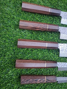 Ensemble de couteaux de chef en acier Damas de style japonais, 5 pièces, forgés à la main, manche en résine, couteaux pour droitiers - Product Image 4