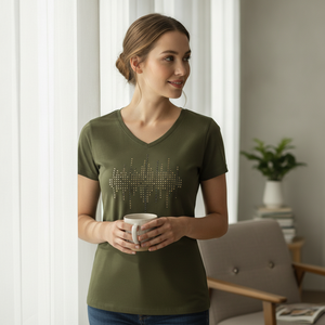 Camiseta Verde Oliva con Cuello en V para Mujer, con Diseño de Ondas Sonoras con Pedrería Dorada - Camiseta Casual de Verano de Manga Corta y Corte Ajustado - Product Image 6