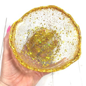 Grand saladier moderne en résine époxy, personnalisé, finition mate non polie, large, coloré, fait main, écologique, compatible lave-vaisselle - Product Image 1