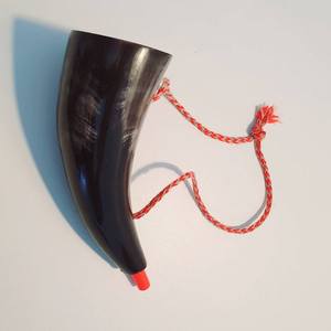 Trompeta de Cuerno de Buey Pequeña para Niños, Silbato de Cuerno Vikingo, Juguete para Carnavales y Fiestas Navideñas, Cuerno de Búfalo - Product Image 1
