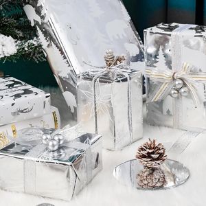 Mini Rotolo di Carta da Regalo Natalizia 17 Pollici X 120 Pollici con Design Glitterato Argento, Orso e Fiocchi di Neve in Lamina d'Oro, Forniture per le Festività - Product Image 2
