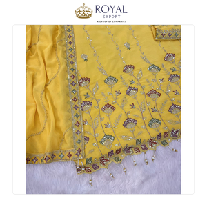 Venta Exclusiva de Ropa Hermosa: Nuevo Traje Pakistaní de Diseñador en Faux Georgette con Bordado a Bajo Precio - Product Image 4