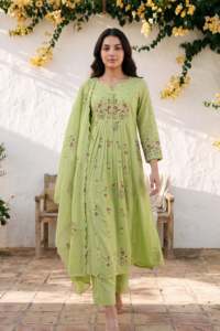 Costume Anarkali vert en coton brodé pour femme, coupe ample, longueur cheville, style traditionnel décontracté, Inde, Pakistan, vêtements d'été - Product Image 1