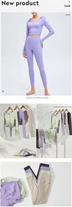 Ensemble de yoga pour femme : Crop top côtelé violet à col en V et dos nageur, leggings taille haute, manches longues, couleur unie, respirant, séchage rapide, devant - Product Image 2