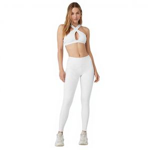 Ensemble de tenue de yoga élégante et performante pour femmes, exportateur OEM, polyester 220 GSM, extensible, séchage rapide, vêtements de sport - Product Image 1