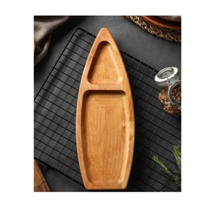 Plateau en bois artisanal, offrant une finition à grain fin, un support stable et une présentation raffinée pour les repas quotidiens. - Product Image 5