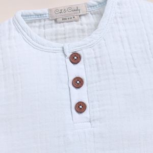 Camiseta Henley de manga corta de muselina orgánica para bebé Colección Ice Melt de calidad Premium - Product Image 3