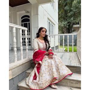 Conjunto de traje de fiesta XL RTC Beige con hilo y trabajo de secuencia - Product Image 2