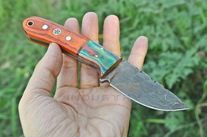 Couteau tactique de survie et de chasse OEM personnalisé en acier Damas, lame fixe, manche en bois, protège-doigts, étui en cuir, garantie 3 ans - Product Image 5