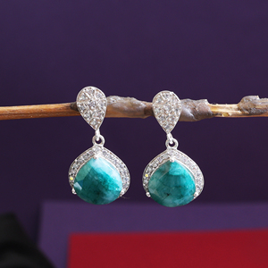 Nouvelle Arrivée 2026 Boucles d'Oreilles Pendante Émeraude Tendance de Haute Qualité en Argent Sterling 925 pour Femmes et Filles, Idéales pour Mariages et Soirées - Product Image 4