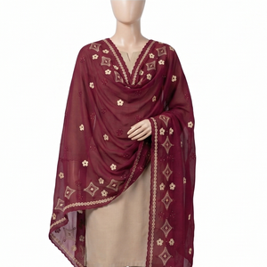 Écharpe Châle Femme en Coton Léger et Respirant Brodé de Fil Doré et Strass Floraux Personnalisés – Vente en Gros pour Usage Quotidien - Product Image 4
