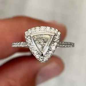 Bague de mariage en moissanite taille triangle avec halo de diamants pour femme, en argent 925 original, pour un cadeau de charme serti clos, bijou pour partenaire - Product Image 4