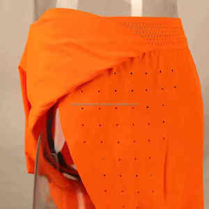 กางเกงขาสั้นกีฬาผู้ชายแบบสวมใส่สบาย แห้งเร็ว เหมาะสำหรับวิ่งและออกกำลังกาย - Product Image 3