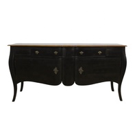Buffet en bois antique de style français, conçu comme armoire de cuisine pour salle à manger de style européen
