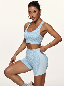 Ensemble de sport sexy pour femme : Crop top dos nageur et short cycliste froncé, coupe sculptante, matière anti-transparence idéale pour les squats - Product Image 3