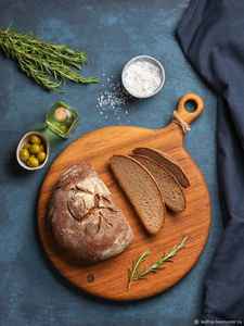 เขียงไม้คลาสสิกพร้อมขอบร่องไม้เนียมขัดเงา เหมาะสำหรับการเตรียมอาหารและการเสิร์ฟในครัวสมัยใหม่ - Product Image 2