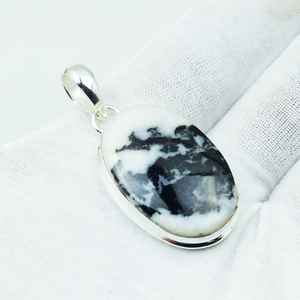 Pendentif artisanal en argent 925 et turquoise buffle blanc Navajo, bijoux bohèmes hippies, collier en pierre naturelle pour femmes - Product Image 1