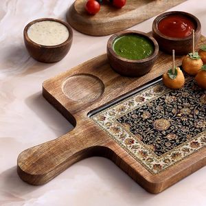 Plateau de service artisanal en bois pour collations et condiments avec mosaïque décorative pour la décoration de table à manger - Product Image 5