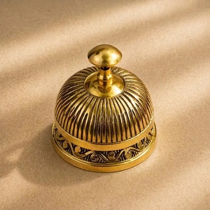 Campana de Recepción de Latón Dorado Antiguo con Relieve, Campana de Escritorio Manual para Maestros, Escuelas y Suministros de Hostelería Premium - Product Image 2