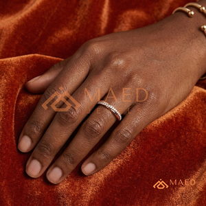 แหวนมอสซาไนต์ชุบทองคำขาว 18K สไตล์โรแมนติก ดีไซน์เก๋ไก๋รูปทรงเฉียง สำหรับผู้หญิง แหวนแต่งงานลายคลื่นบิดเกลียว แหวนหมั้น เครื่องประดับหรูหรา - Product Image 4