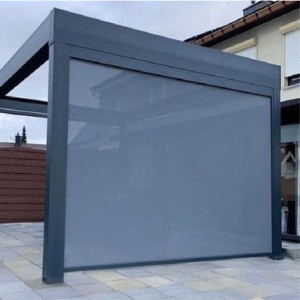 Persiana Enrollable Motorizada de Grado Comercial, Resistente al Viento, con Riel Externo para Balcón y Patio - Product Image 1