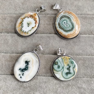 Collar de ágata de moda de alta calidad al por mayor colgante de cuarzo solar de calidad superior blanco natural hermosa piedra preciosa tallada superior - Product Image 1