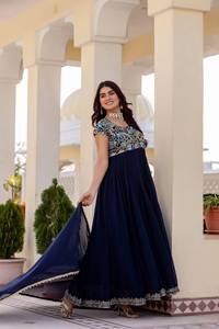 Traje Anarkali Azul Marino de Georgette con Corte Acampanado, Chaqueta con Encaje de Perlas y Bordado Multicolor, Conjunto con Dupatta 2. Palabras Clave de Búsqueda B2B - Product Image 5