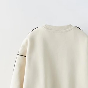Sweat-shirt pour garçons, doublé en polaire, durable, chaud et confortable, idéal pour l'automne et l'hiver. Agent de production de tricots Dhaka. - Product Image 4