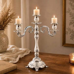 Candélabre de luxe en argent à trois bras pour la décoration de la maison, porte-bougie en métal durable - Product Image 4
