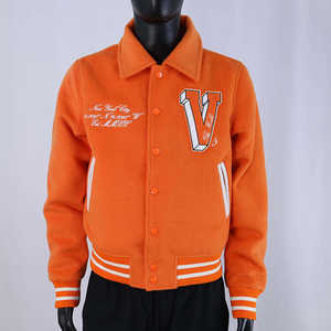 Blouson universitaire streetwear pour homme avec col Byron, manches en cuir, corps en laine et broderie chenille, idéal pour l'hiver - Product Image 3