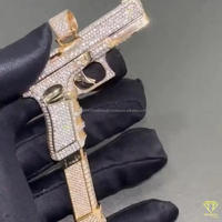 Liontin Gaya Senjata Mewah Dengan Berlian Moissanite Bulat Perak Sterling 925 Dua Warna Perhiasan Hip Hop Detail Rapi