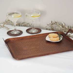 Elegante bandeja de cobre para servir con borde elevado y asas laterales para cocina, comedor, mesa de café y decoración del hogar. - Product Image 4