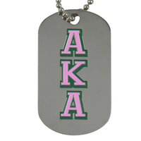 Collier pour chien double face AKA, pendentif style militaire argenté avec lettres AKA roses et vertes et chaîne à billes avec écusson