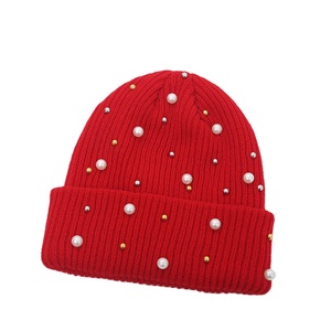 Bonnet personnalisé avec imitation de perles et strass, accessoire de mode pour l'hiver, avec une personnalité unique, bonnets tendance - Product Image 4